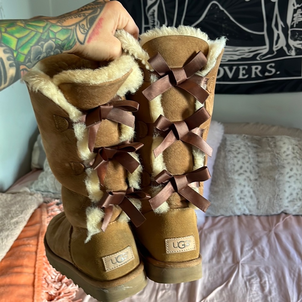 Size six ugg laced boots